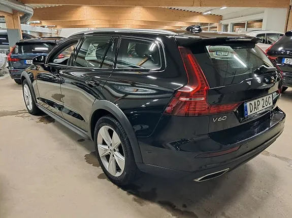 Volvo V60 Cross Country 2022 photo 4