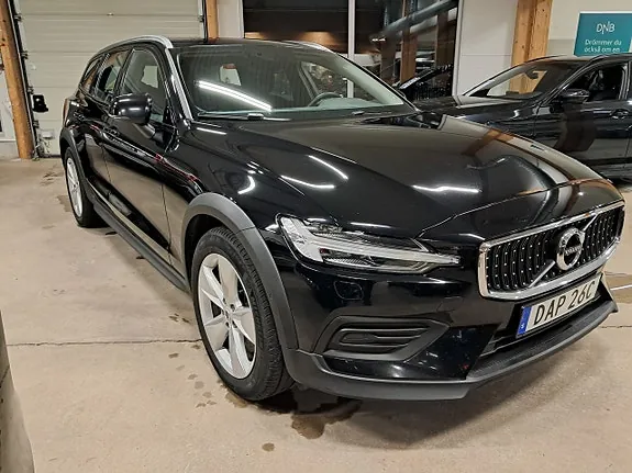 Volvo V60 Cross Country 2022 photo 3