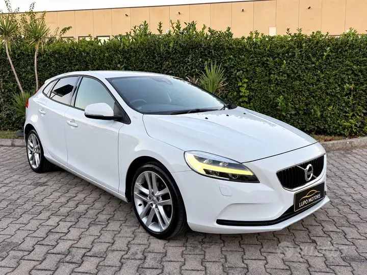 Volvo V40 2016 photo 2