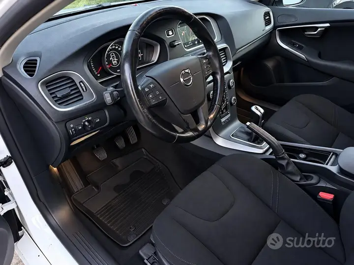 Volvo V40 2016 photo 5