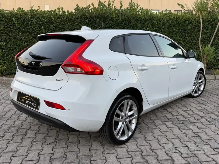 Volvo V40 2016 photo 4