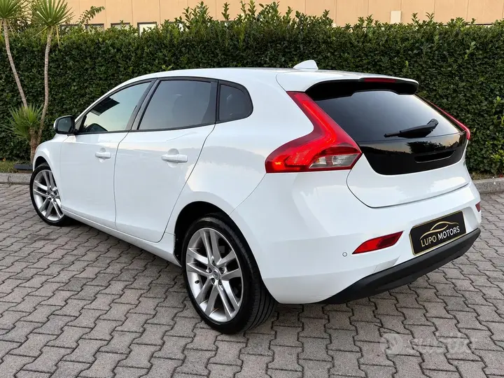 Volvo V40 2016 photo 3