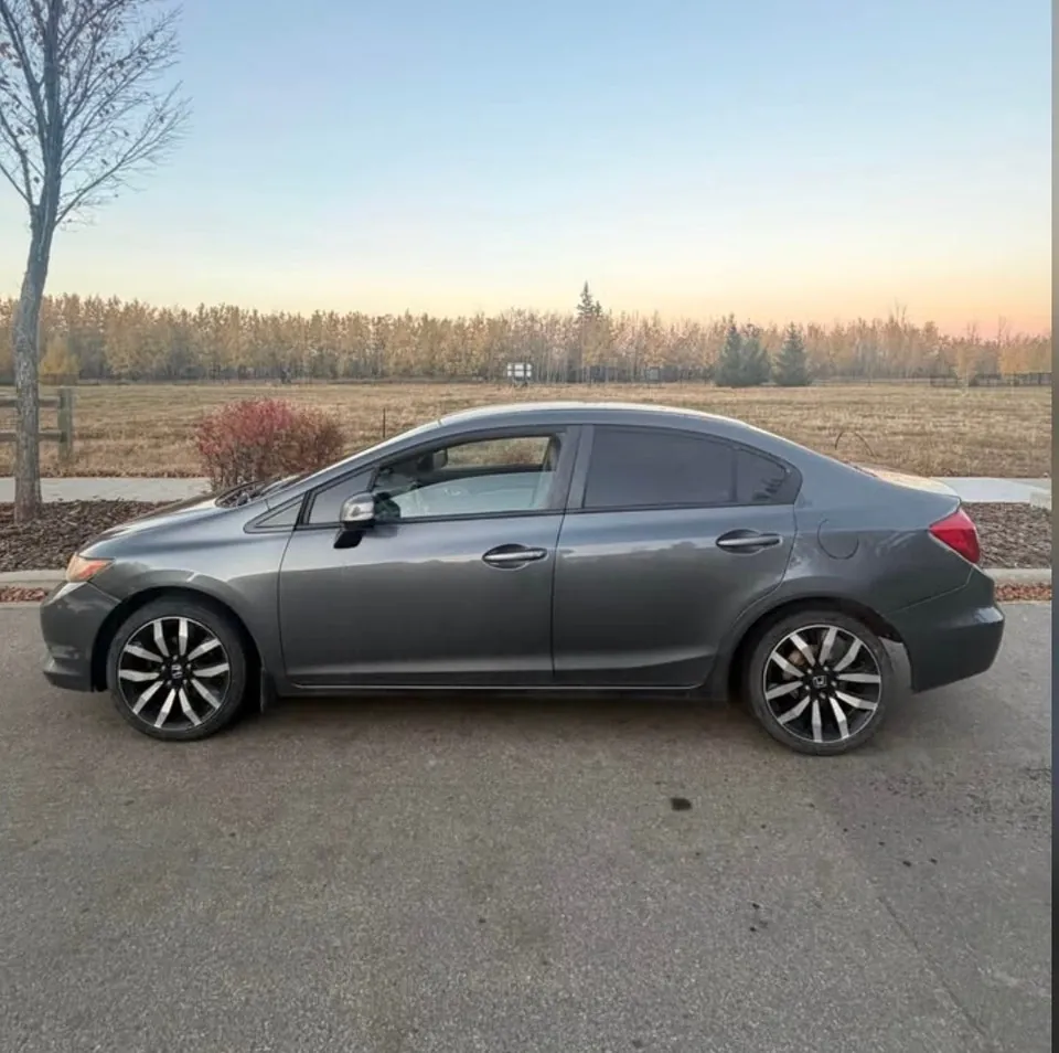 Honda Civic 2012 photo 2