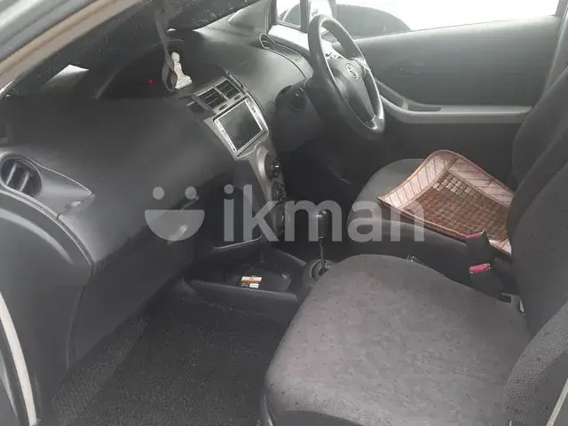 Toyota Vitz 2008 photo 4