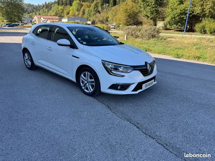 Renault Megane 2019 photo 2