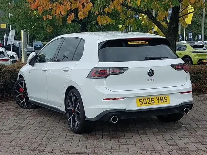 Volkswagen Golf 2026 photo 2