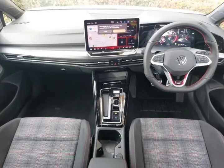 Volkswagen Golf 2026 photo 3