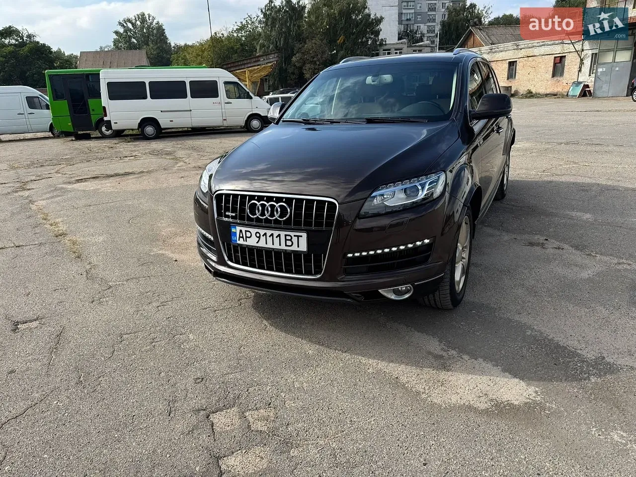 Audi Q7 2012 photo 2