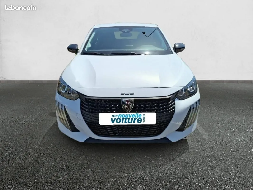 Peugeot 208 2025 photo 2