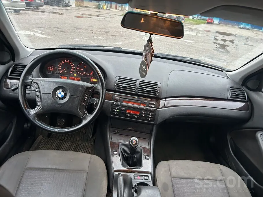 BMW 318 2003 photo 5
