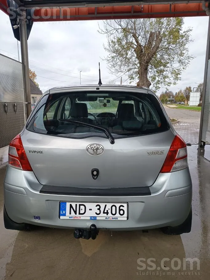 Toyota Yaris 2010 photo 3