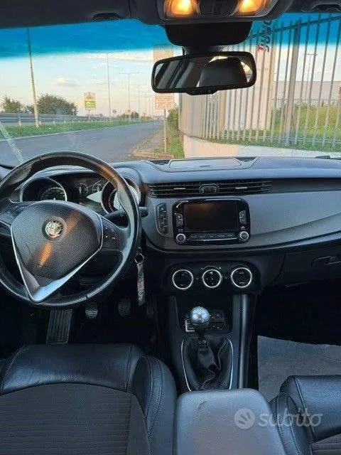 Alfa Romeo Giulietta 2016 photo 3