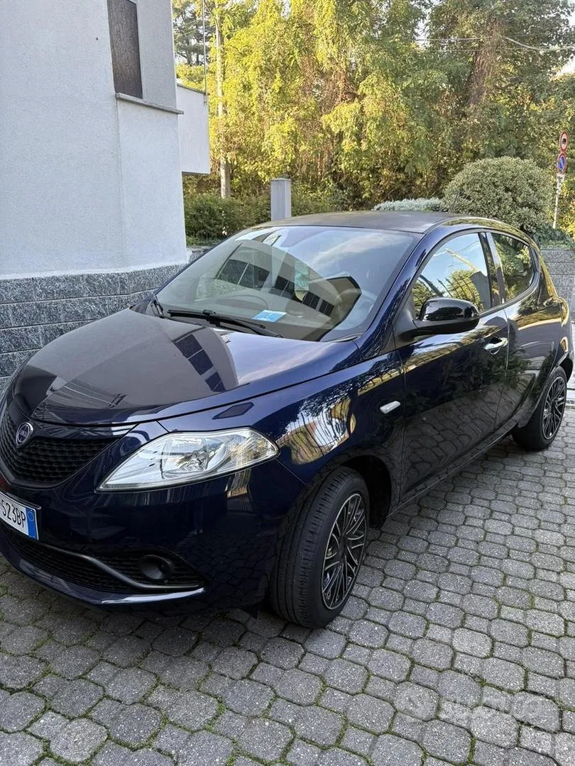 Lancia Ypsilon