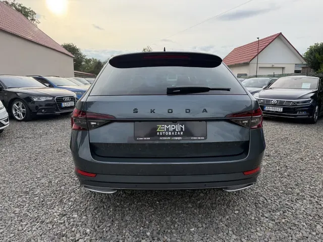 Skoda Superb Combi 2021 photo 4