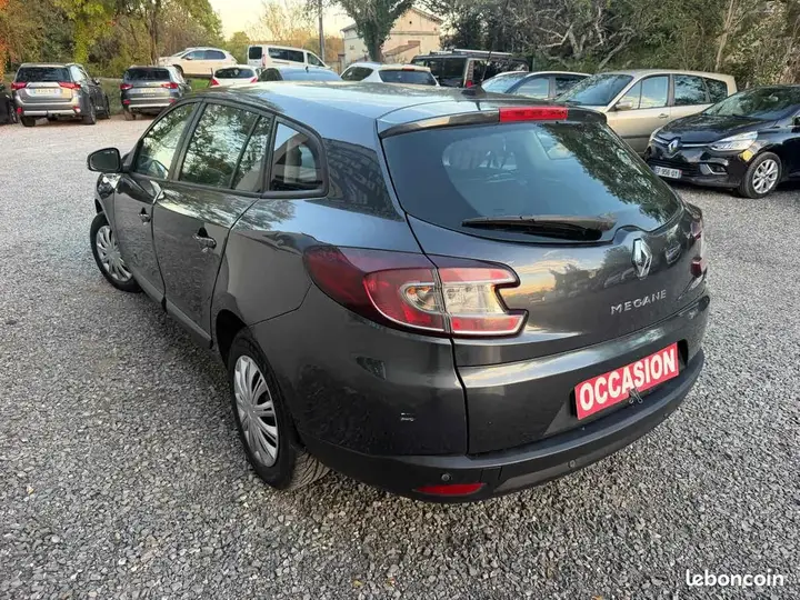 Renault Megane 2010 photo 2