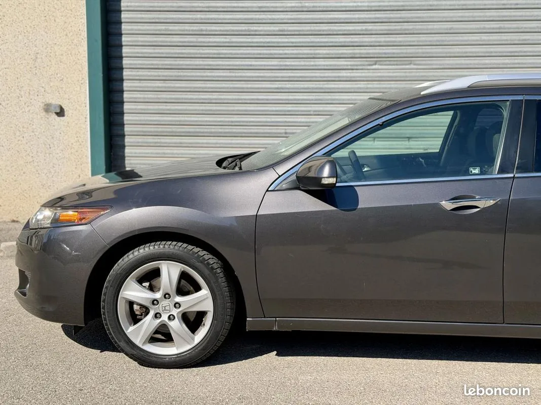 Honda Accord 2012 photo 2