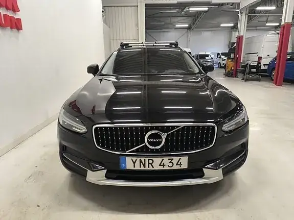 Volvo V90 Cross Country 2017 photo 2