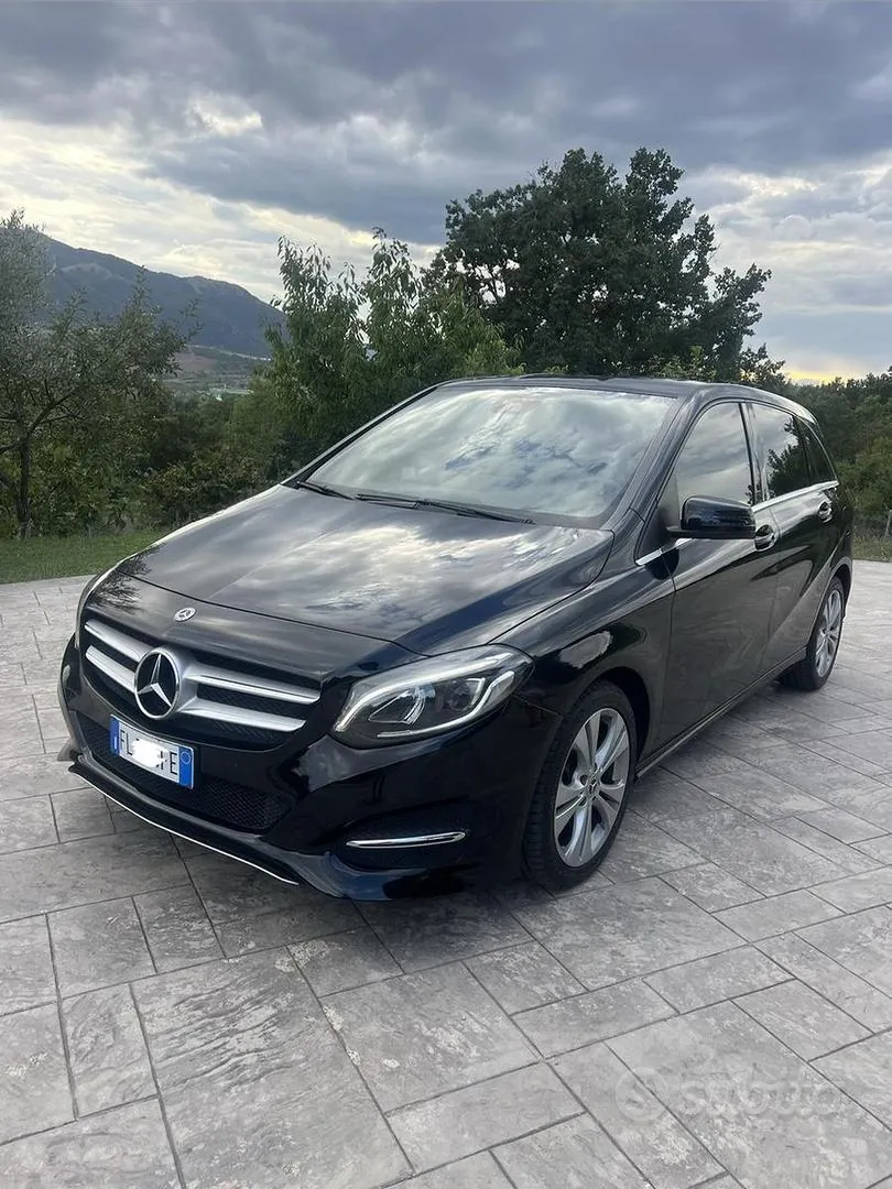 Mercedes-Benz B180 2017 photo 2