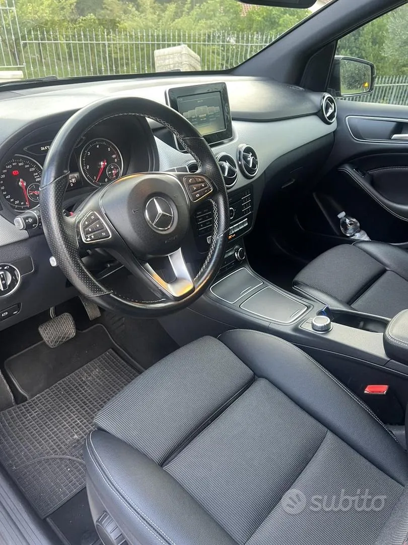 Mercedes-Benz B180 2017 photo 4