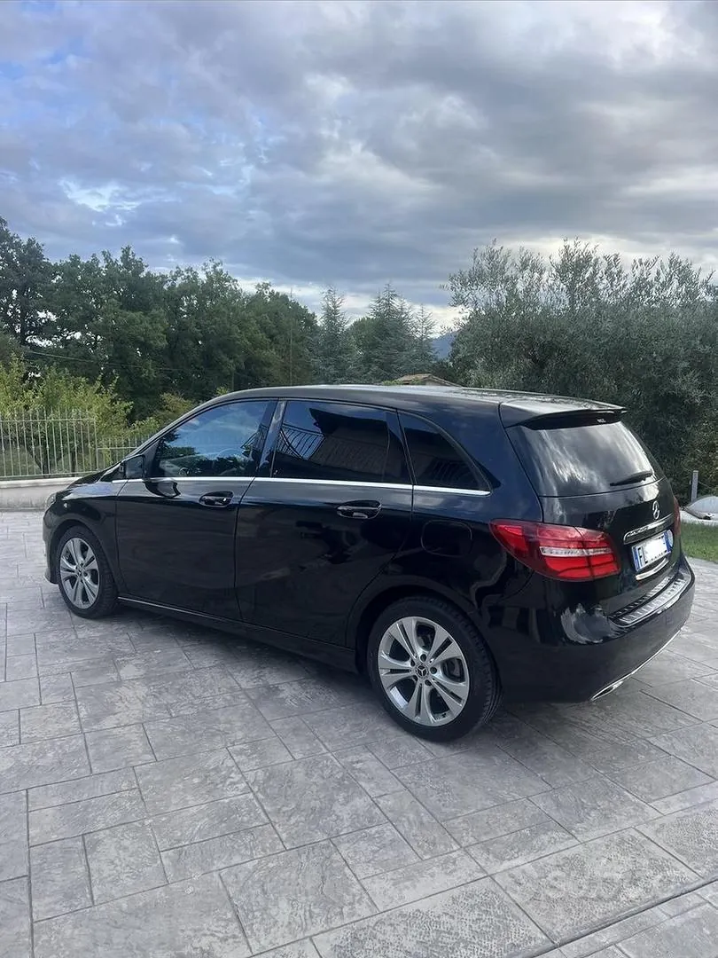 Mercedes-Benz B180 2017 photo 3