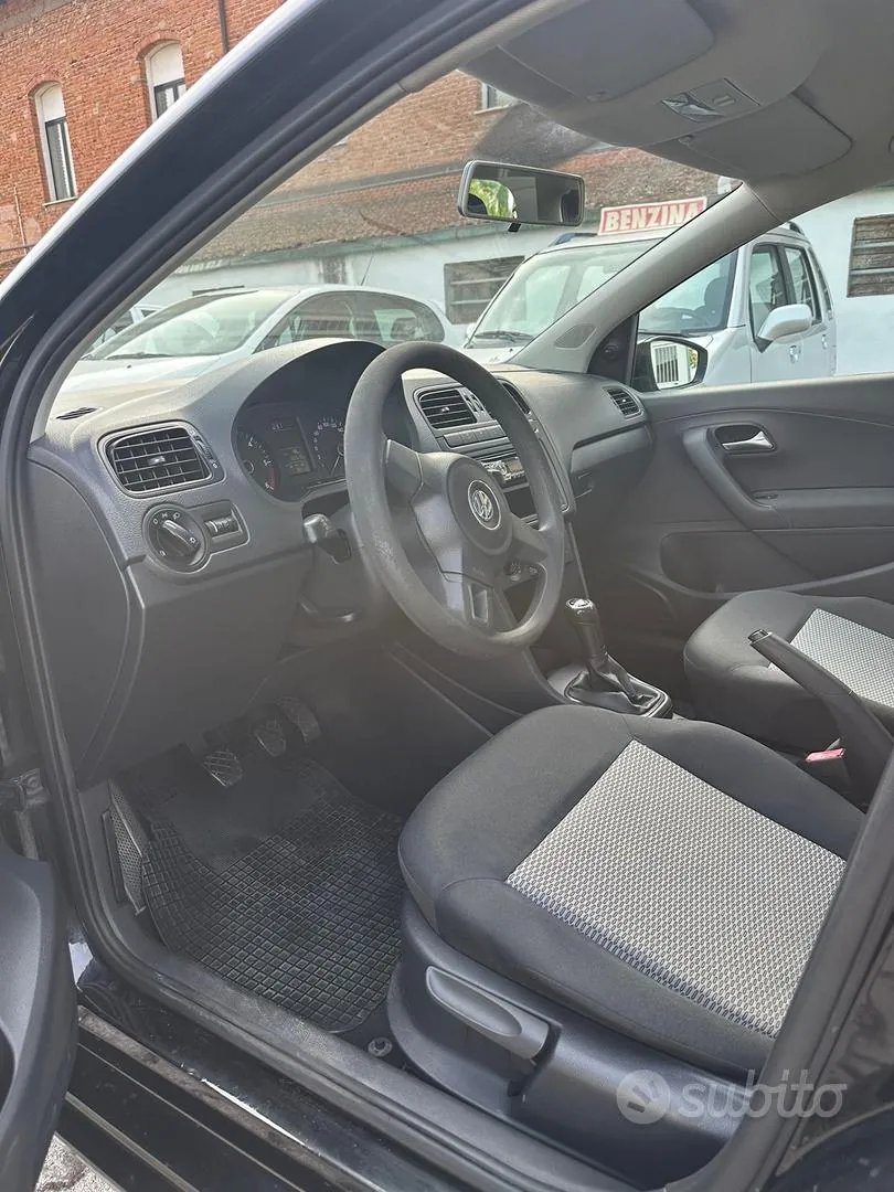 Volkswagen Polo 2011 photo 5