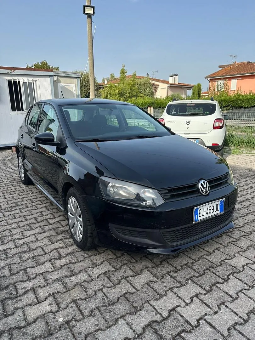 Volkswagen Polo 2011 photo 2