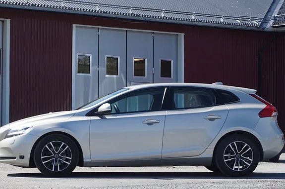 Volvo V40 2017 photo 2