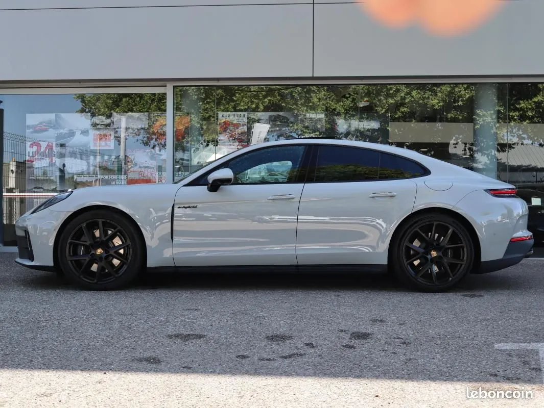 Porsche Panamera 2024 photo 2