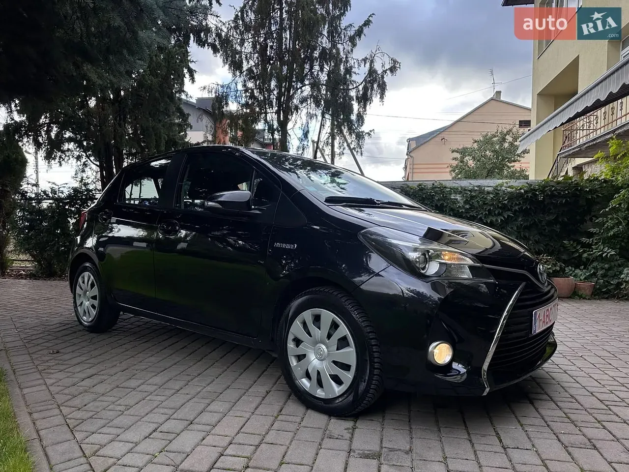 Toyota Yaris 2017 photo 3