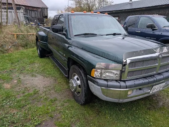Dodge Duelier 2000 photo 3