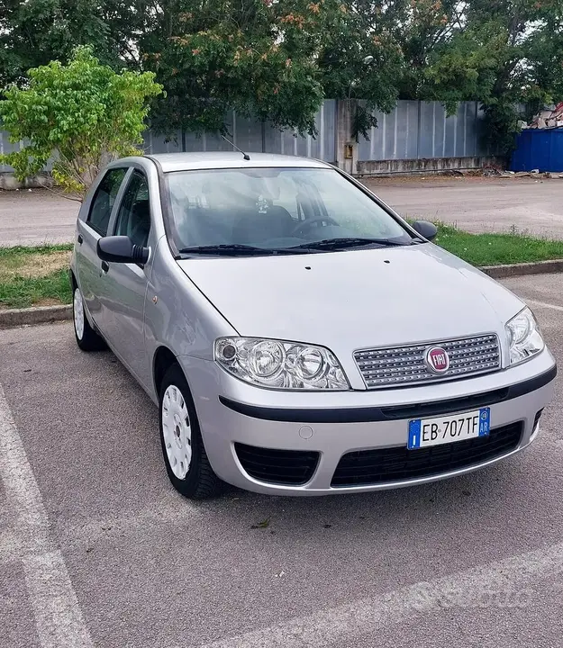 Fiat Punto 2010 photo 3