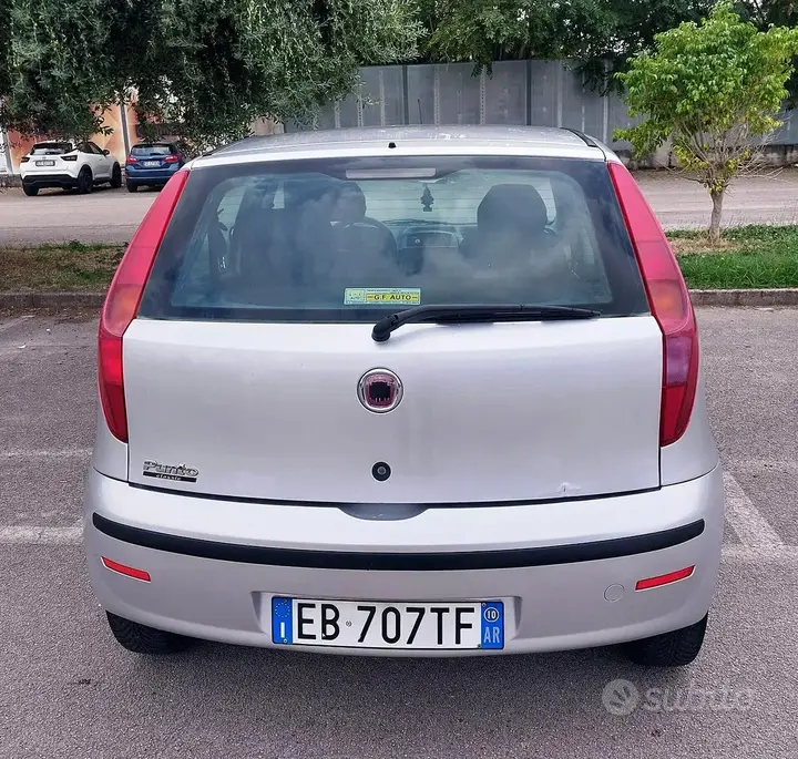 Fiat Punto 2010 photo 5