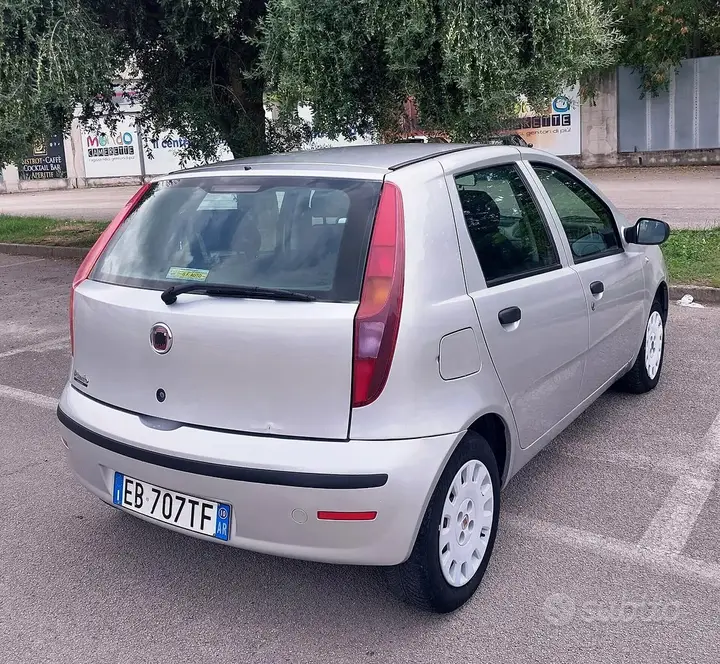 Fiat Punto 2010 photo 4