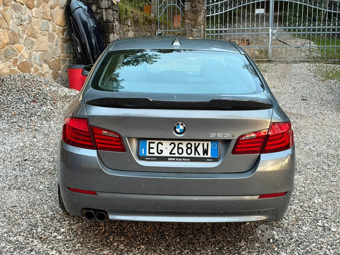 BMW 523I 2011 photo 2