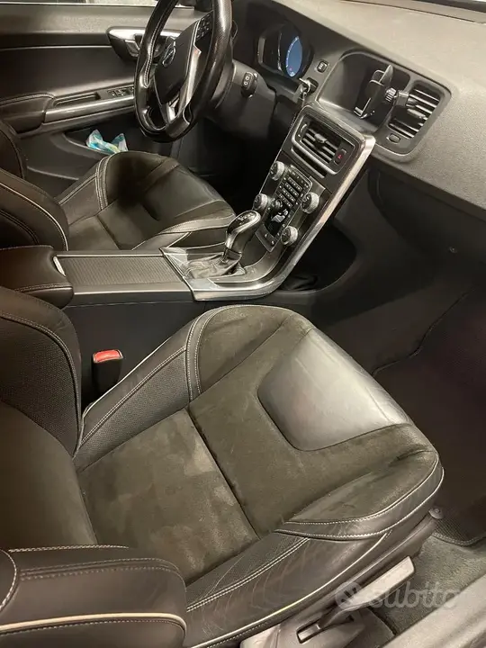 Volvo V60 2015 photo 4