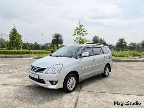 Toyota Innova 2014 photo 2