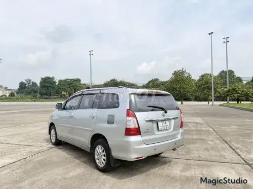 Toyota Innova 2014 photo 3