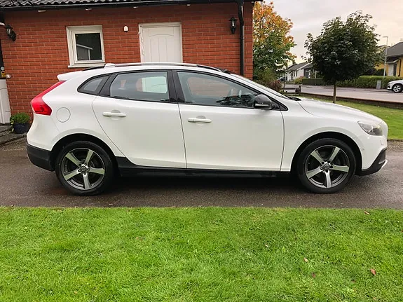 Volvo V40 Cross Country 2014 photo 2