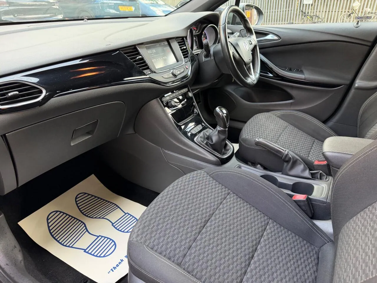 Vauxhall Astra 2017 photo 2