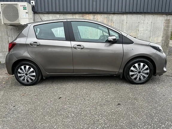 Toyota Yaris 2017 photo 5