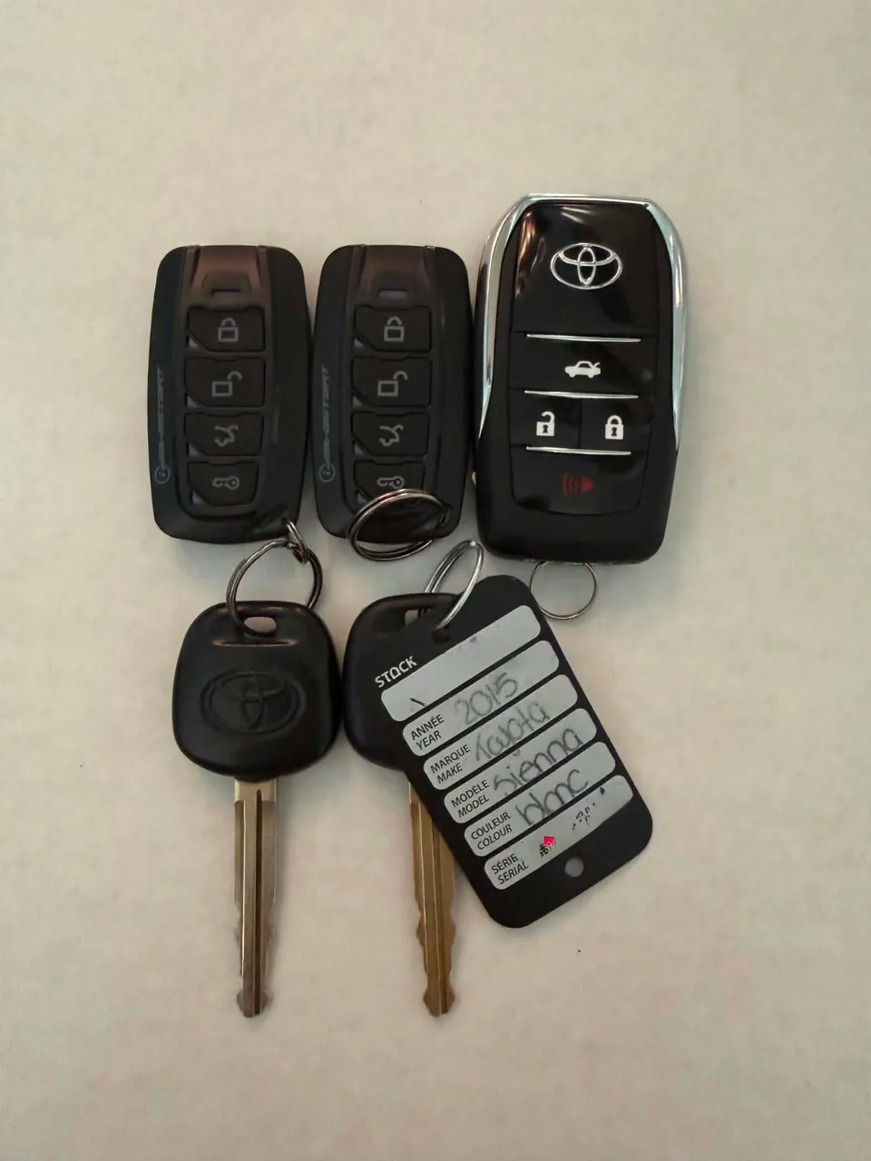 Toyota Sienna 2015 photo 2