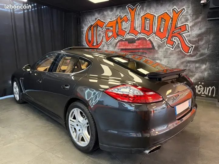 Porsche Panamera 2011 photo 3