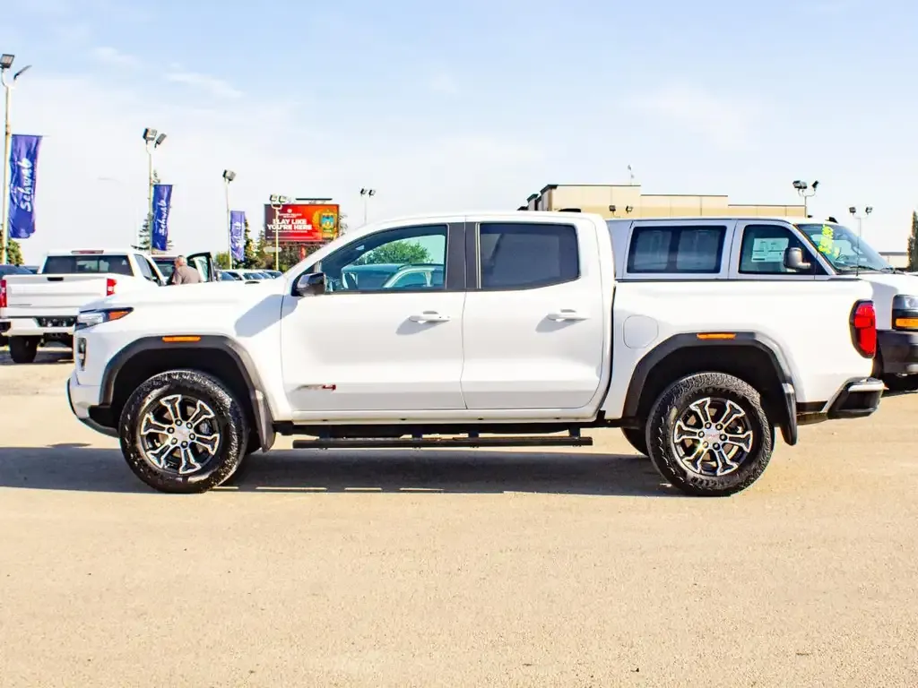 GMC Canyon 2024 photo 2