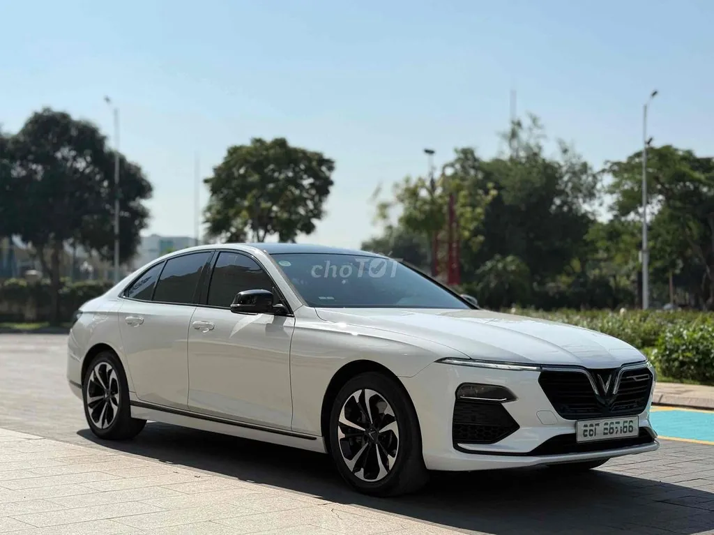 Vinfast Lux A2.0 2022 photo 2