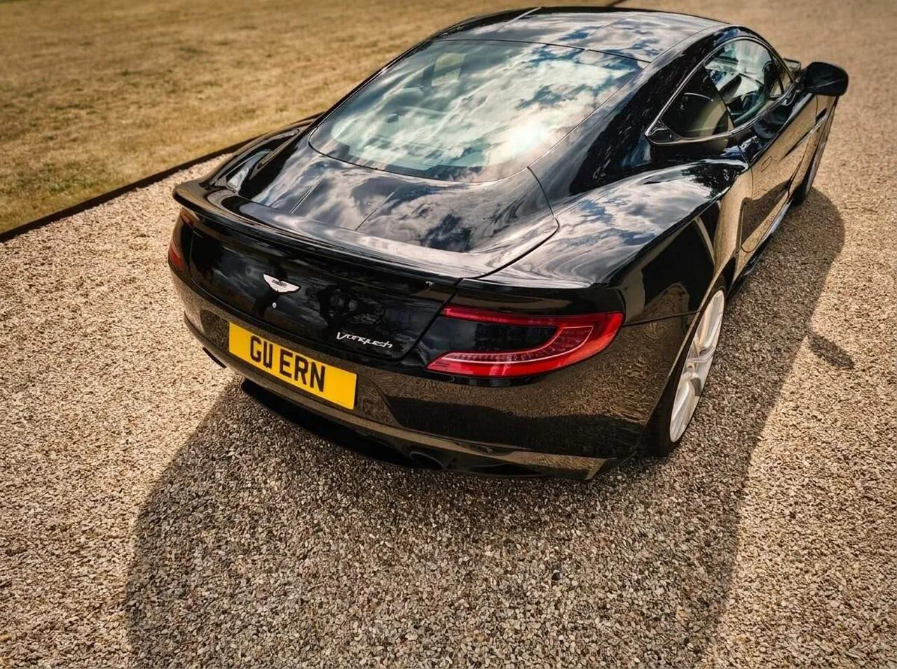 Aston Martin Vanquish 2014 photo 3