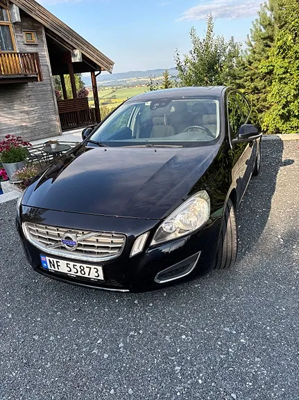 Volvo S60 2012 photo 2