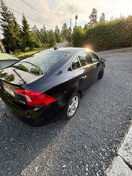Volvo S60 2012 photo 4
