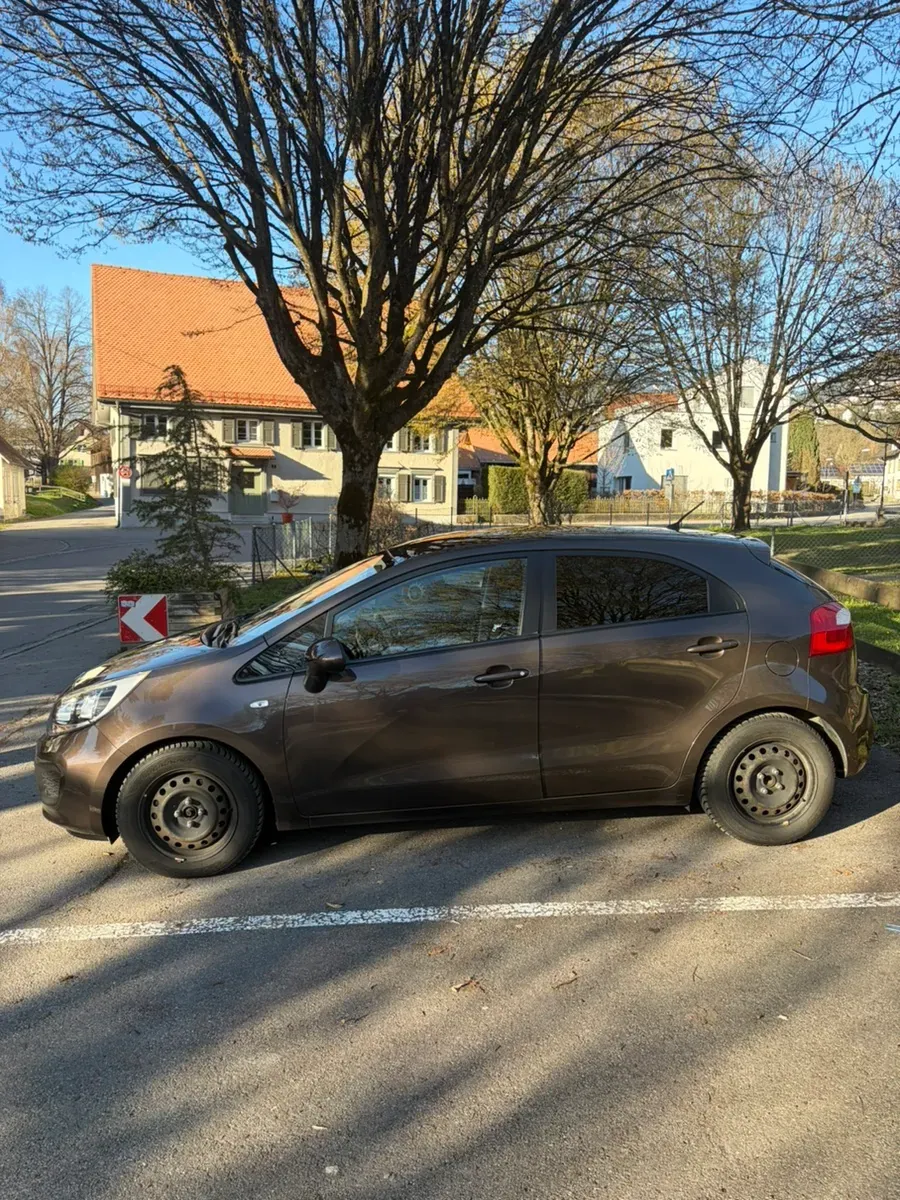 Kia Rio 2011 photo 2
