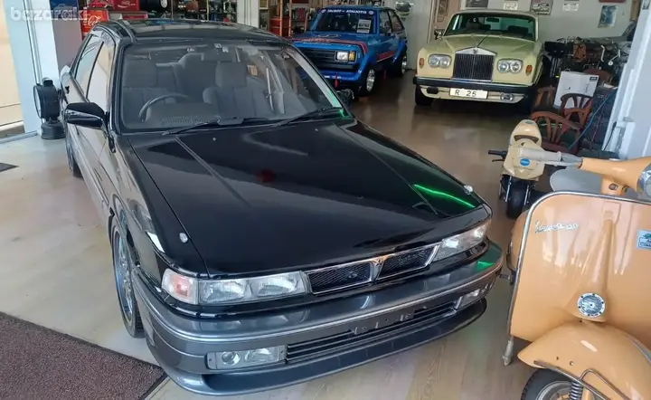 Mitsubishi Galant