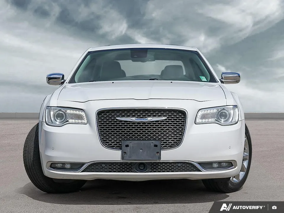 Chrysler 300 2018 photo 2